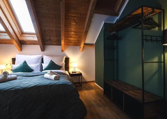 Alpstay Kuhstadl - 3 Bedrooms - Ski-in & Ski-out Apartament